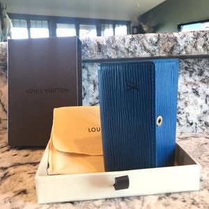 🥂 Louis Vuitton 6 key holder with money slip 🥂